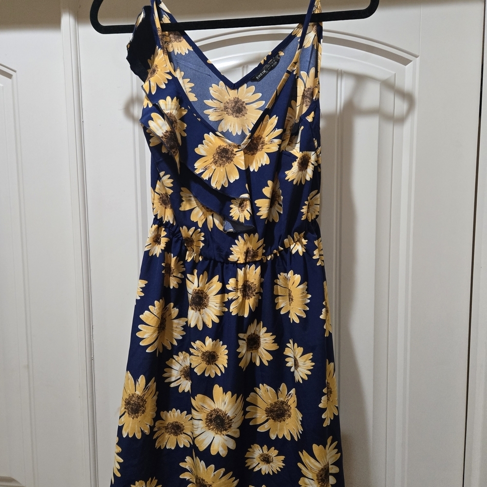 SHEIN strappy with ruffle Sunflower Dress - Navy and Yellow Size L EUC - Picture 3 of 5